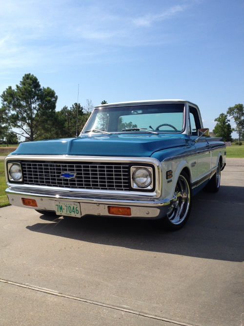 A picture of a 1972 Chevy C10 Pickup