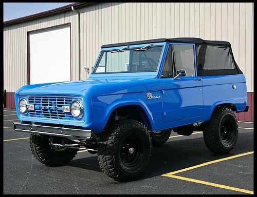 A picture of a 1972 Ford Bronco