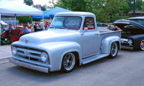 A picture of a 1954 Ford pickup