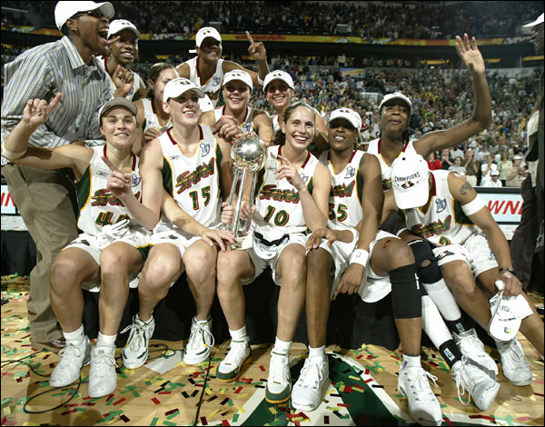 storm2004champs.jpg